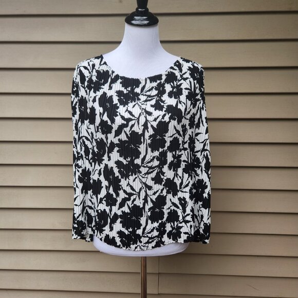 Joie Relaxed Fit Pleated Blouse Floral Print Black White Accordion Loose Boxy - Picture 2 of 13